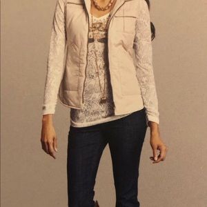 Cabi Light Gray Puffer Vest size small